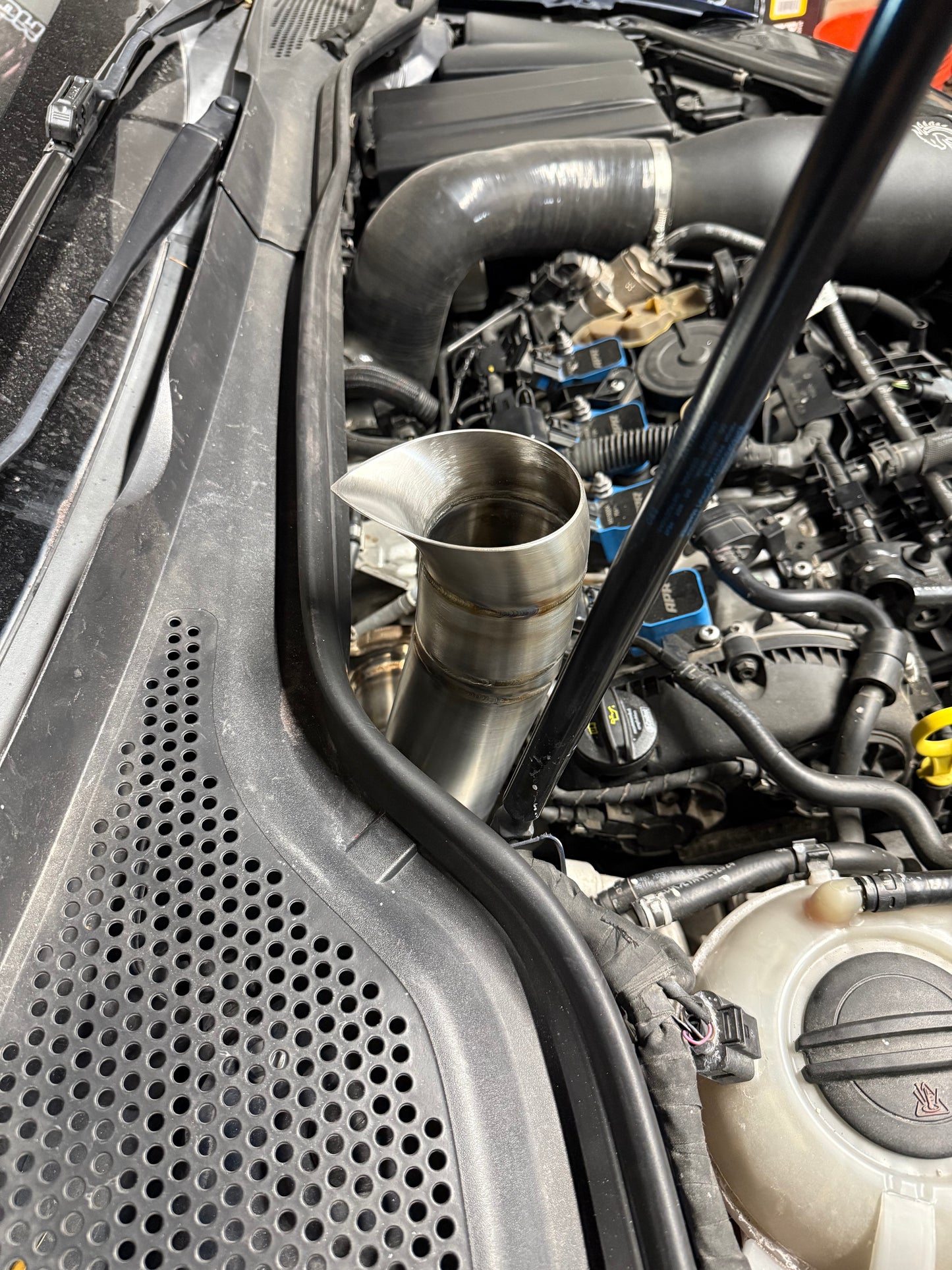 MK7 Golf R Teardrop Hood-Dump Exhaust